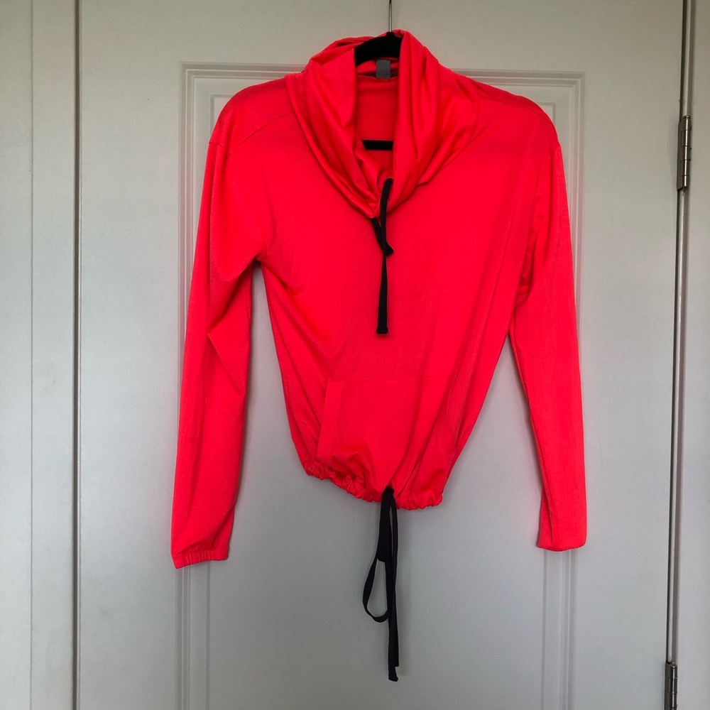 Lightweight active pullover